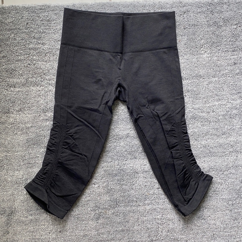 Lululemon in the flow Capri